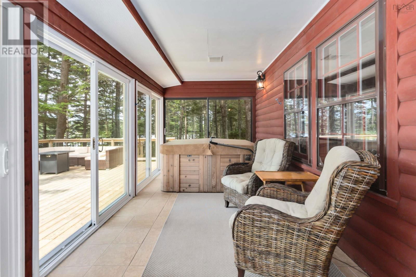 161 BEAVERHOUSE LANE Image 14