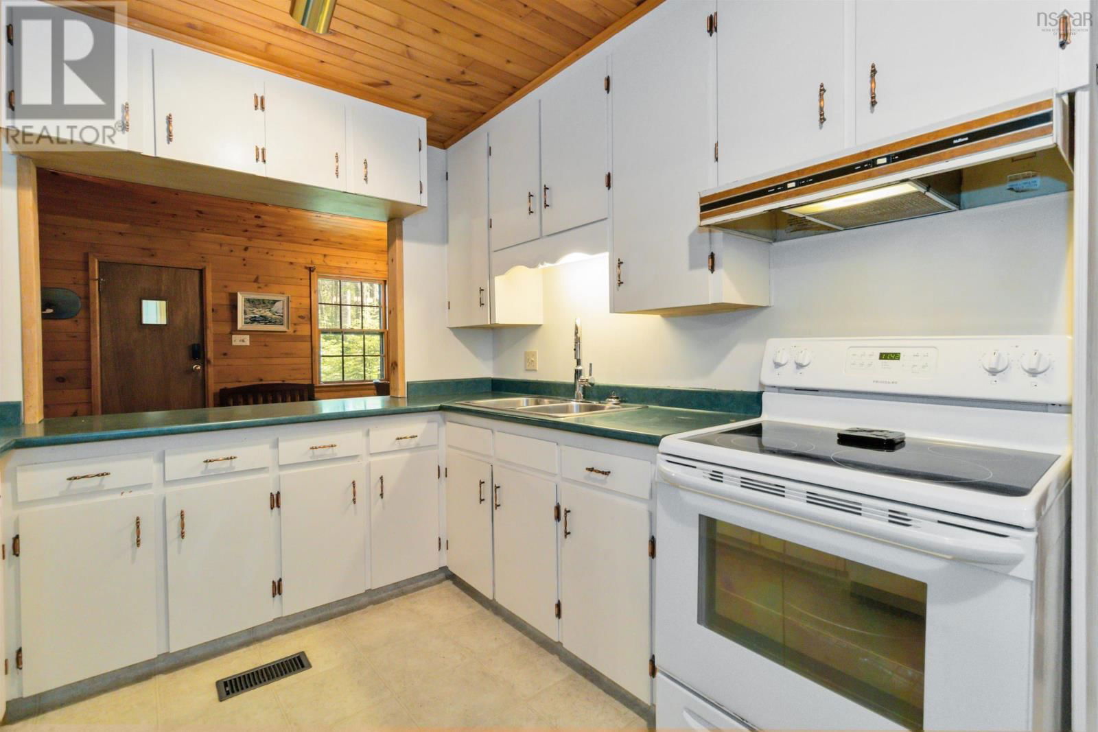 161 BEAVERHOUSE LANE Image 18