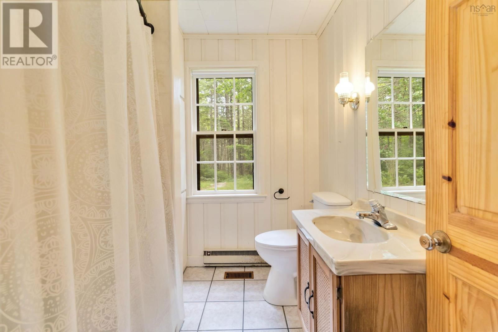 161 BEAVERHOUSE LANE Image 21