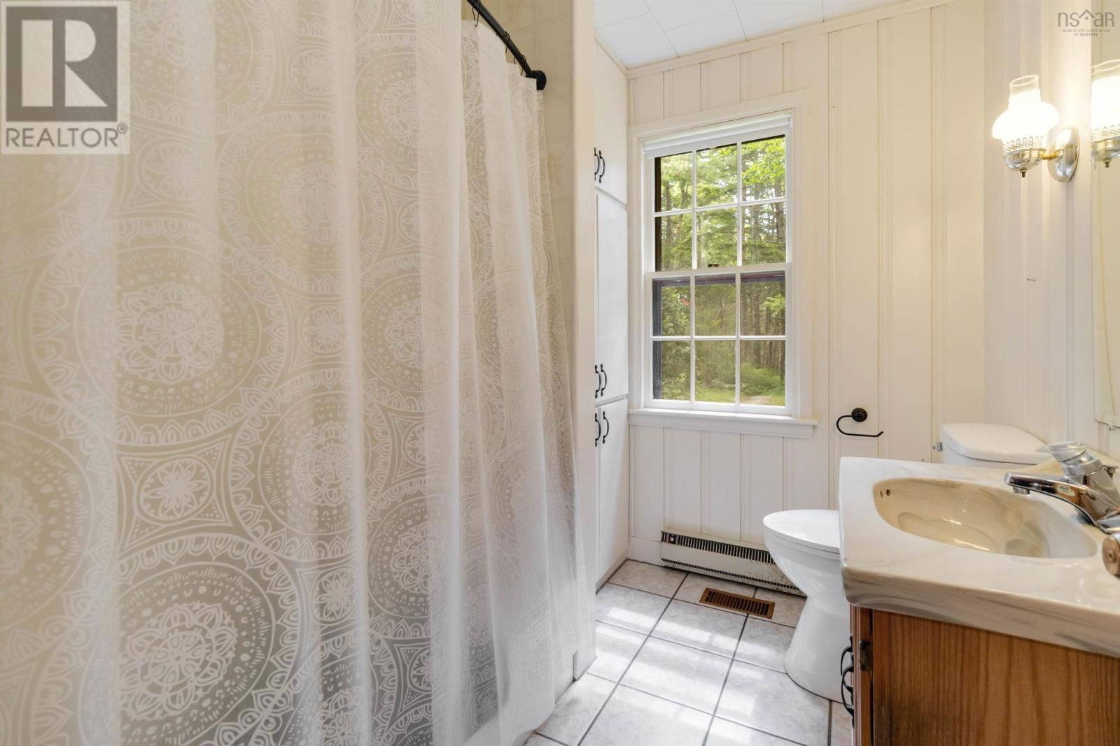 161 BEAVERHOUSE LANE Image 22
