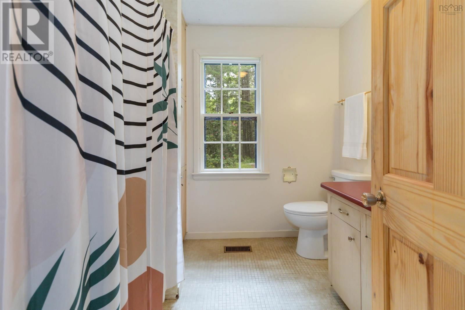 161 BEAVERHOUSE LANE Image 26