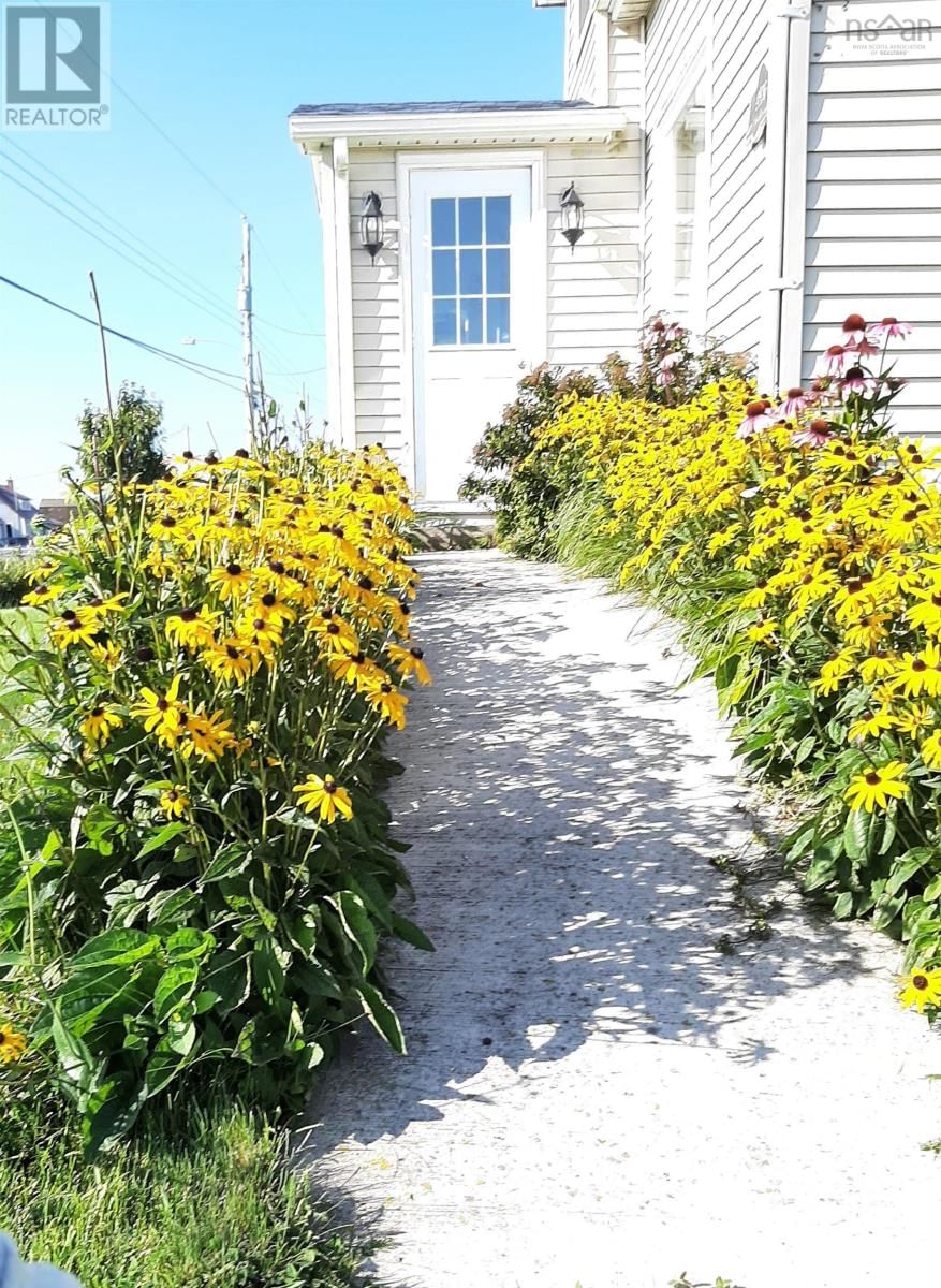 1816 MAIN SHORE ROAD Image 42