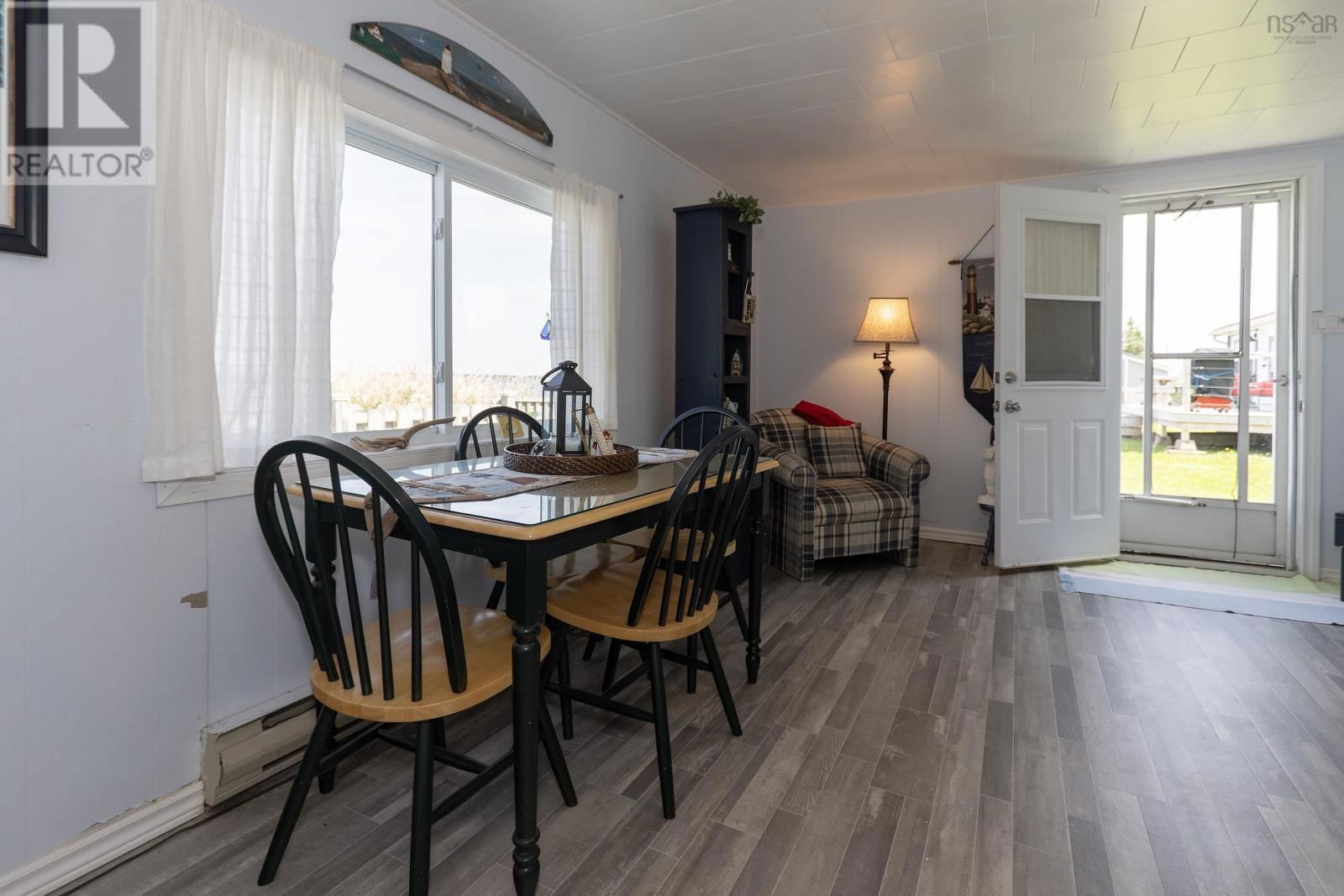 130 BEACH ROAD Image 15