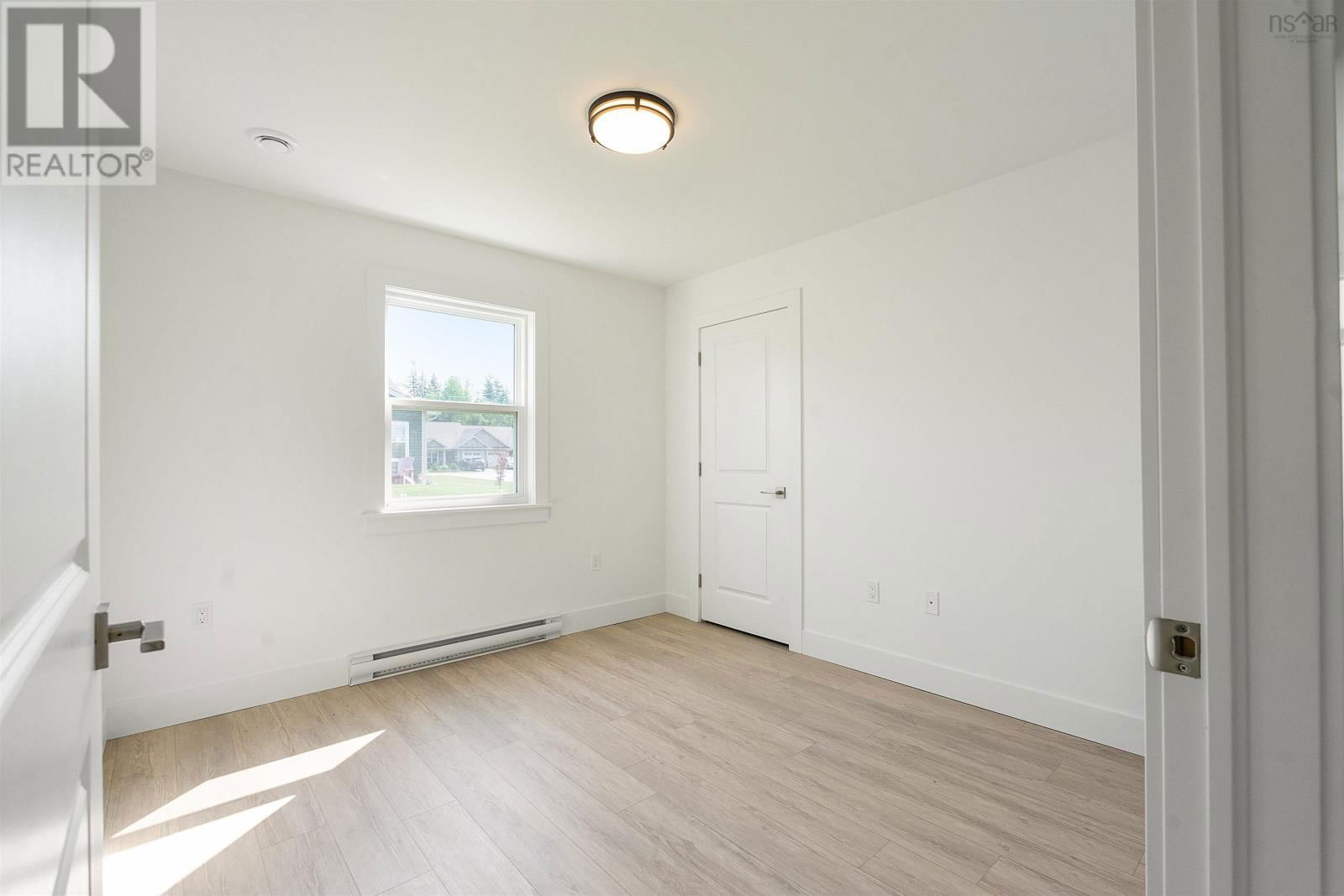 8 ELIZABETH AVENUE Image 16