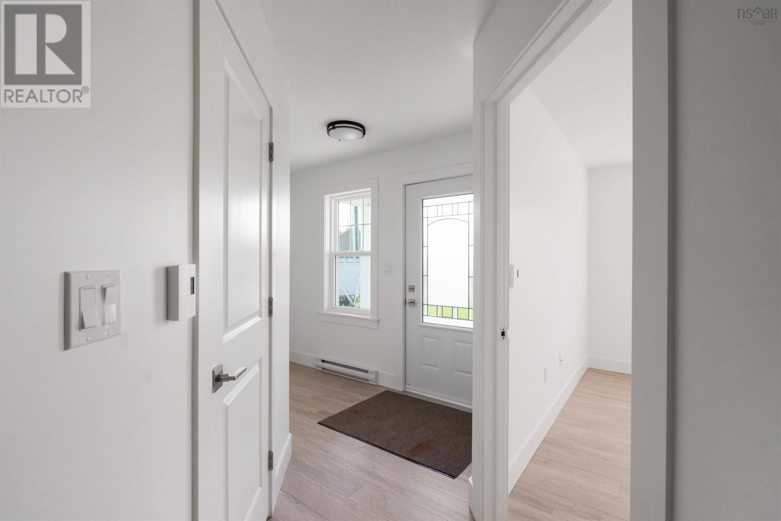 8 ELIZABETH AVENUE Image 7