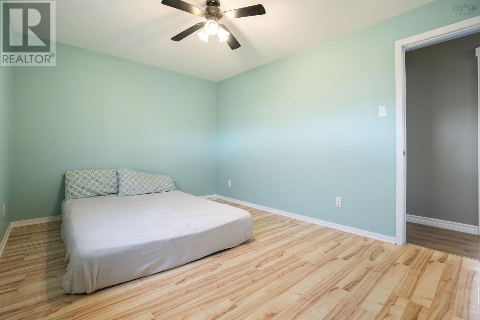26 ELEVENTH STREET Image 19