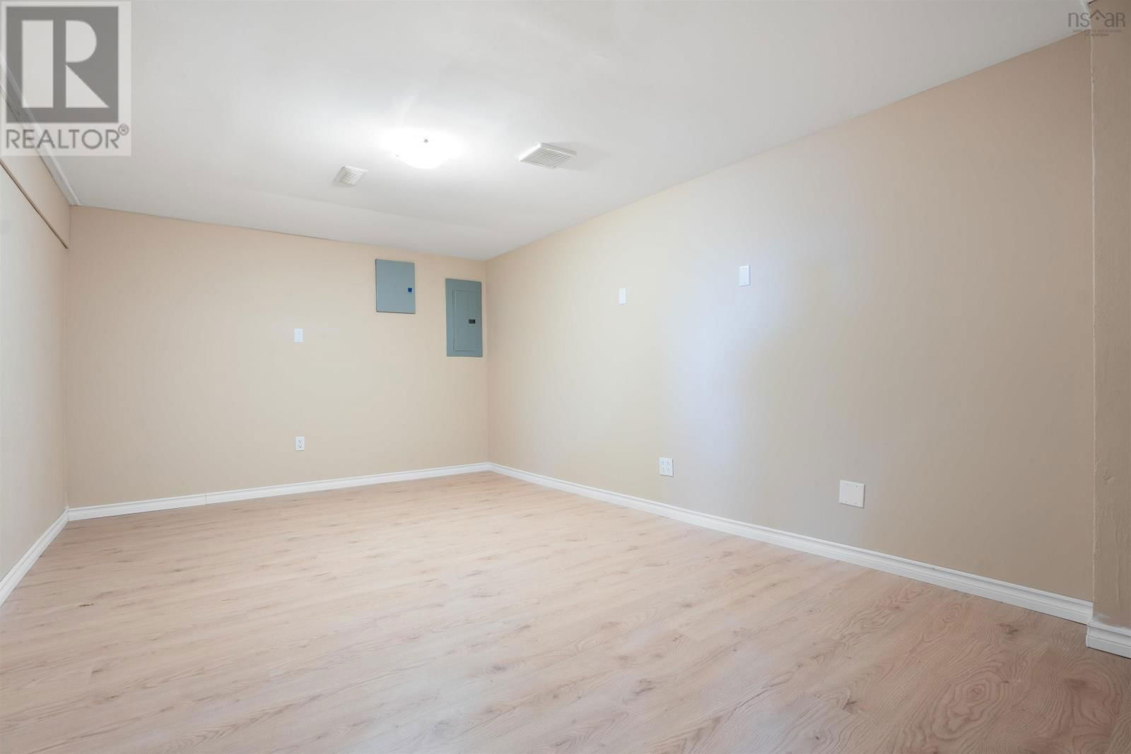 26 ELEVENTH STREET Image 30