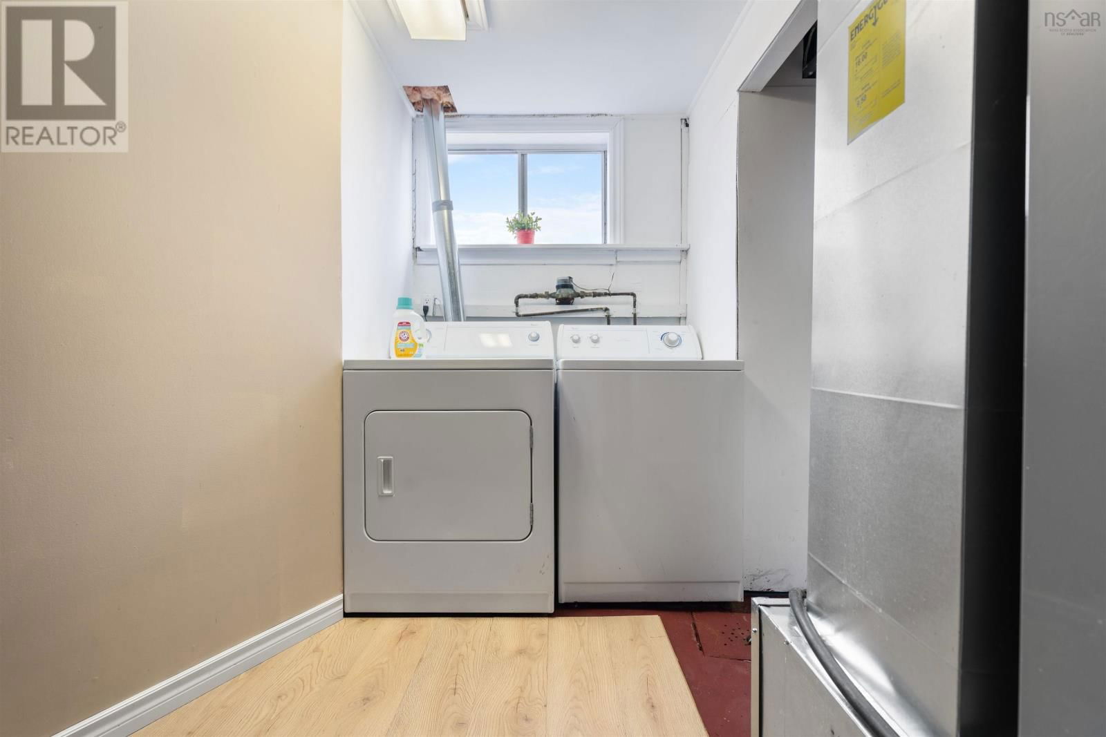 26 ELEVENTH STREET Image 31