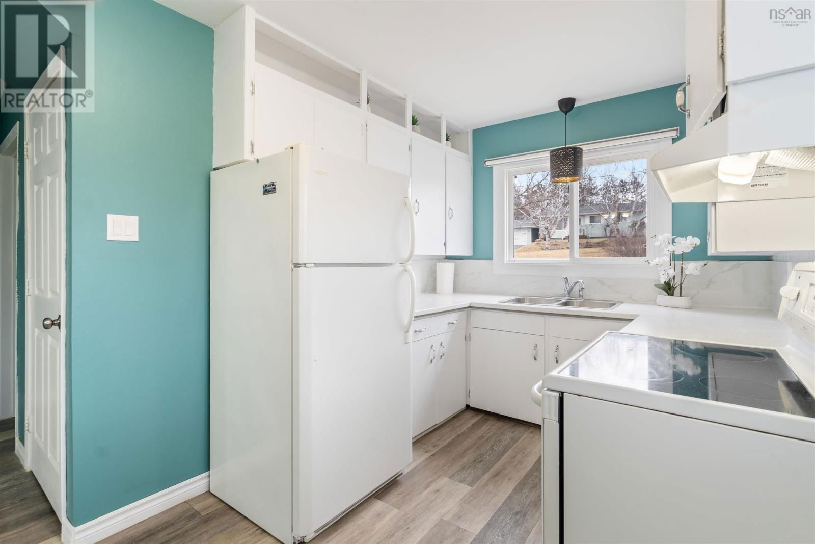 26 ELEVENTH STREET Image 8