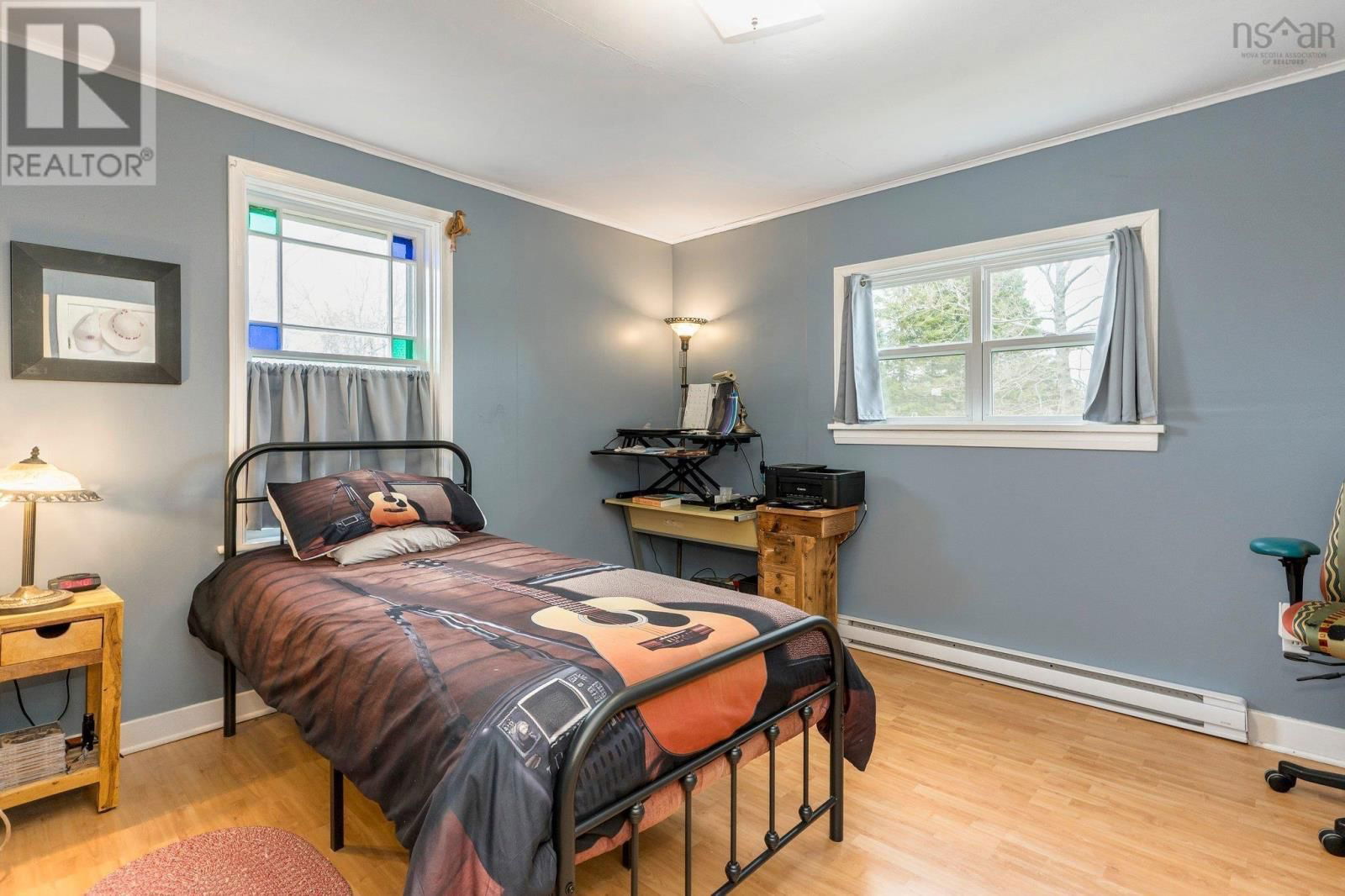 105 RIVERSIDE AVE Image 15