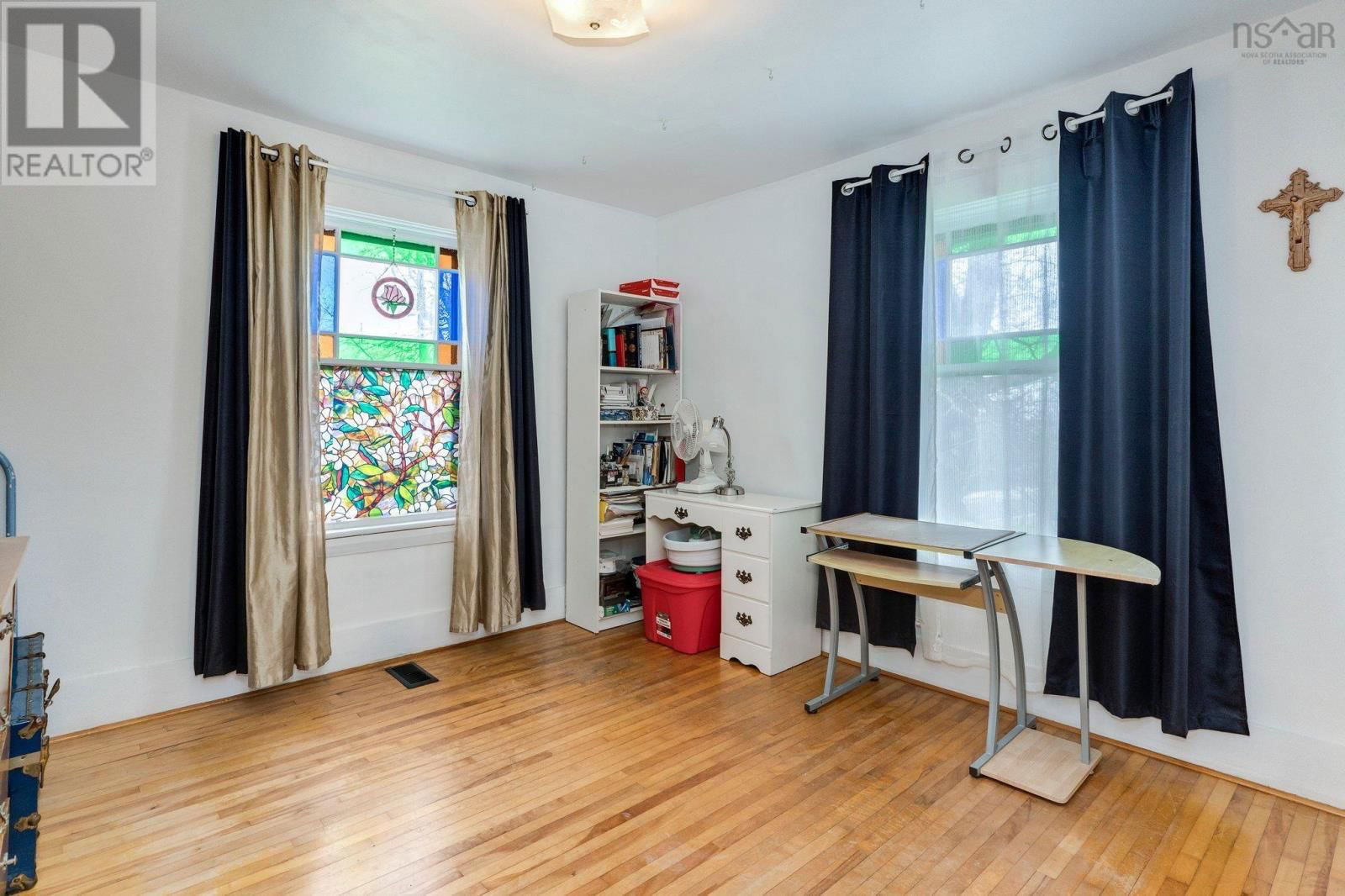 105 RIVERSIDE AVE Image 22