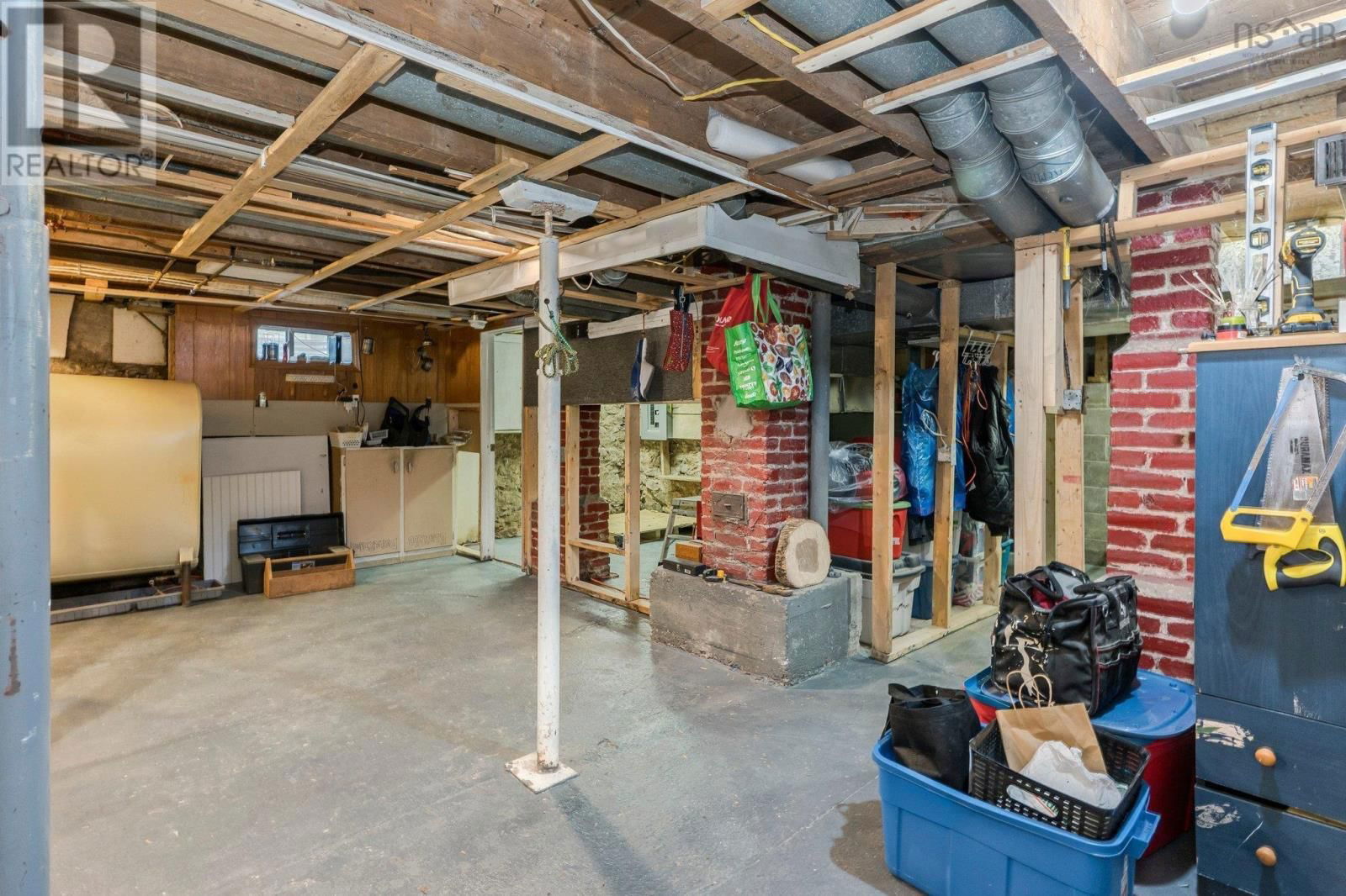 105 RIVERSIDE AVE Image 32