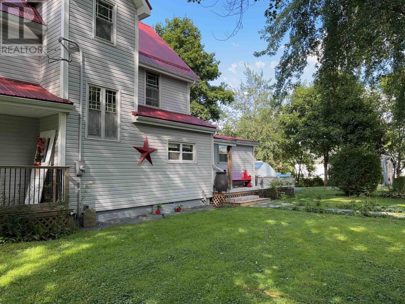 105 RIVERSIDE AVE Image 34