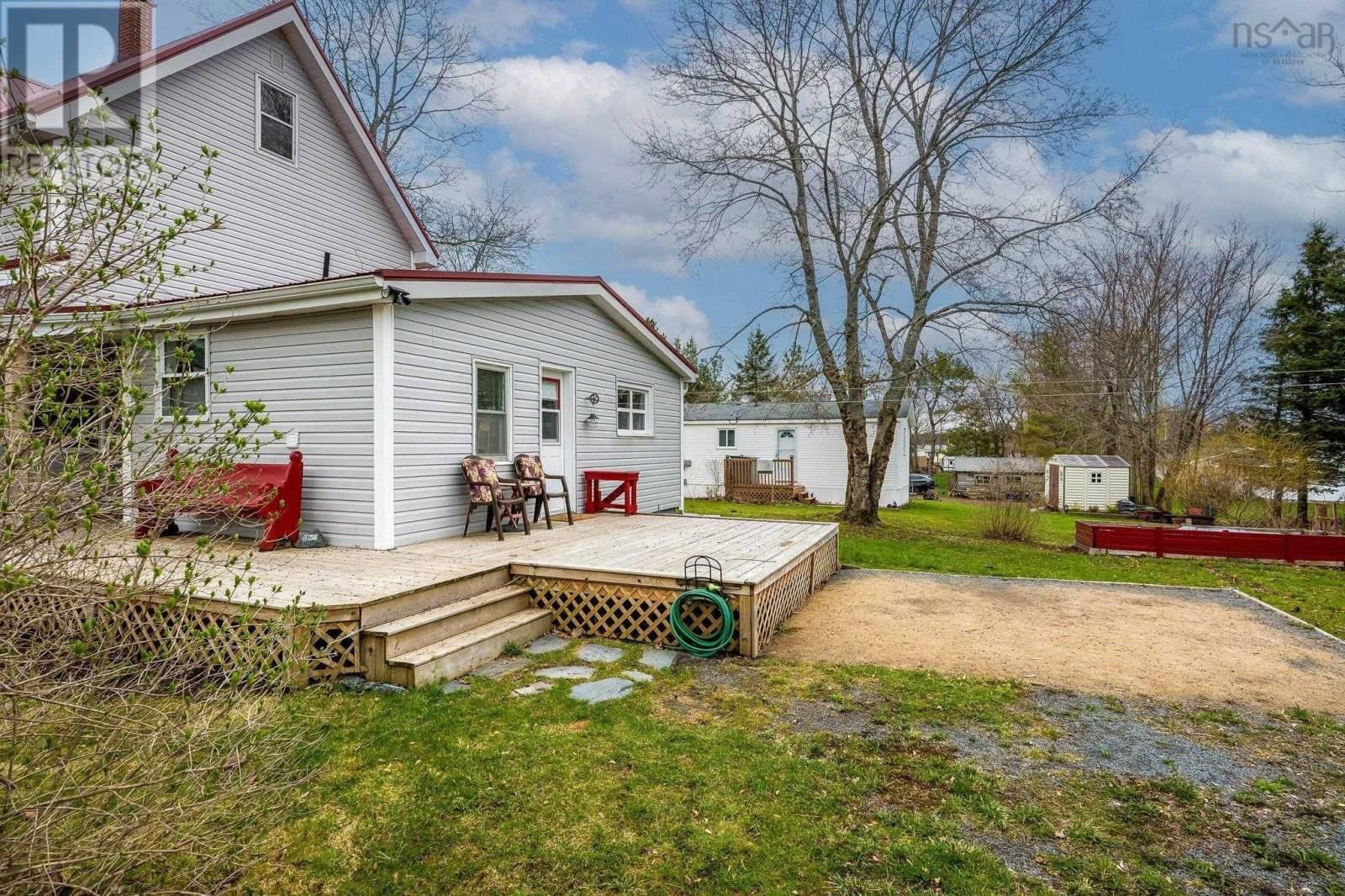 105 RIVERSIDE AVE Image 47