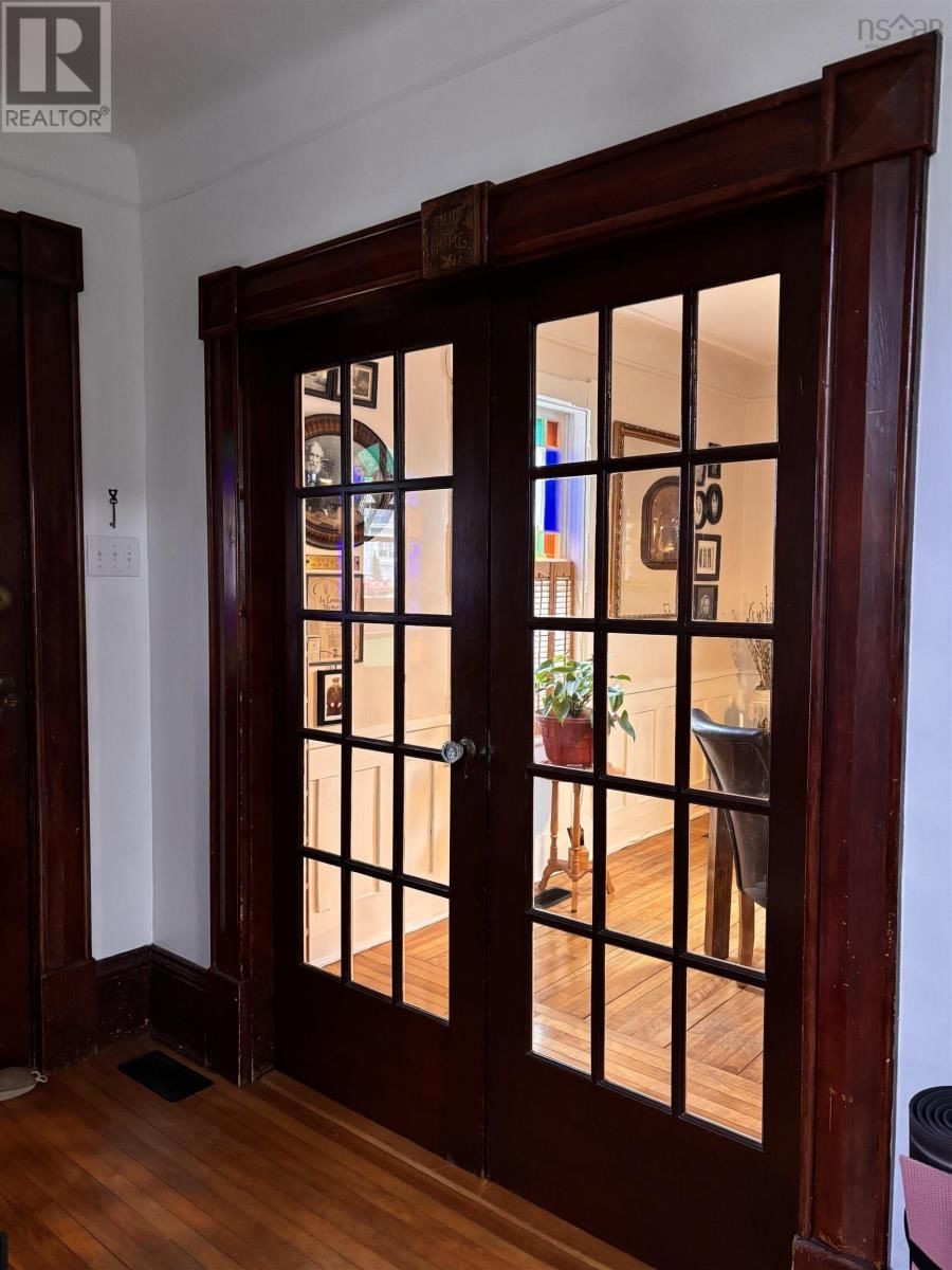 105 RIVERSIDE AVE Image 6