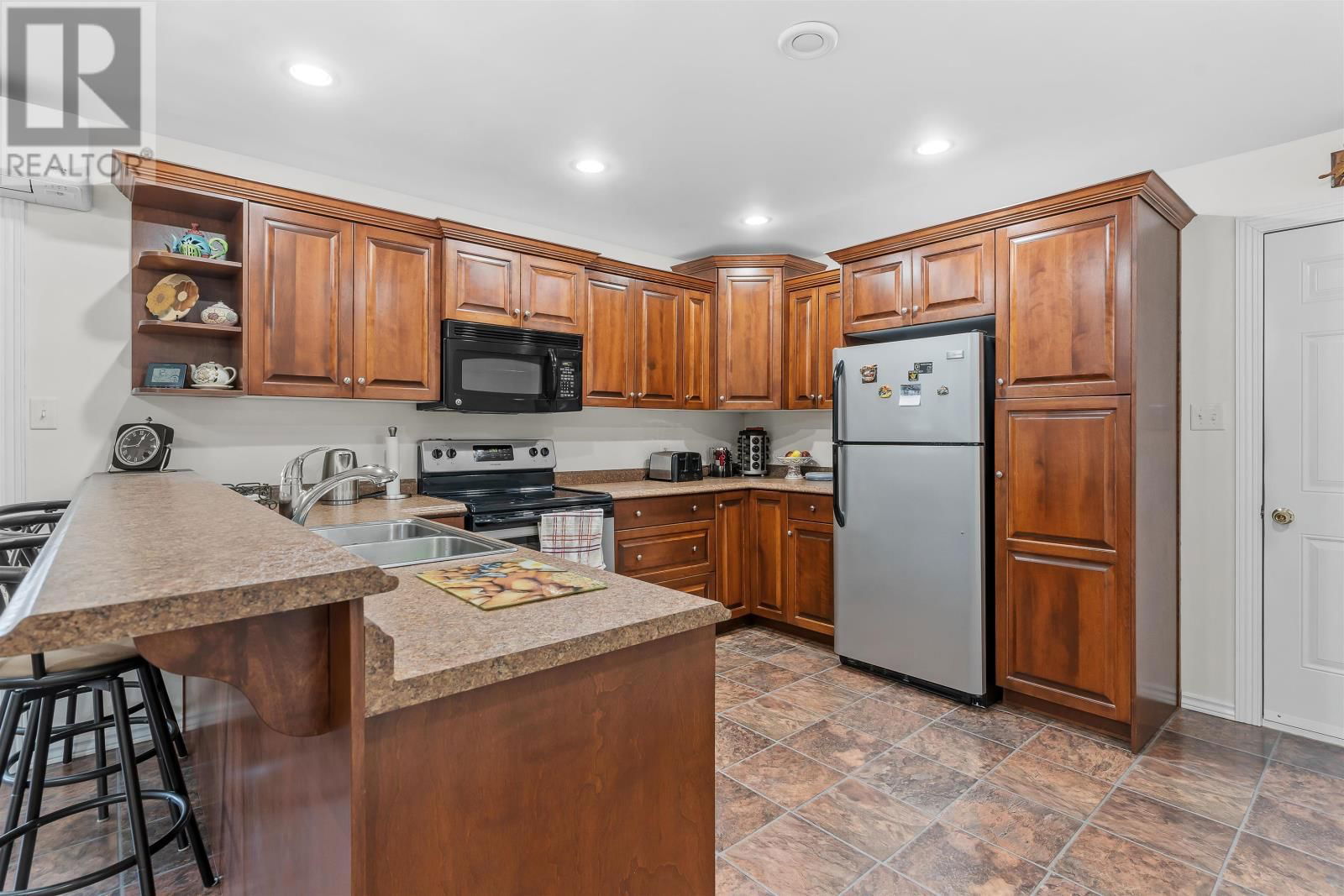 215 HIGGINS ROAD Image 16