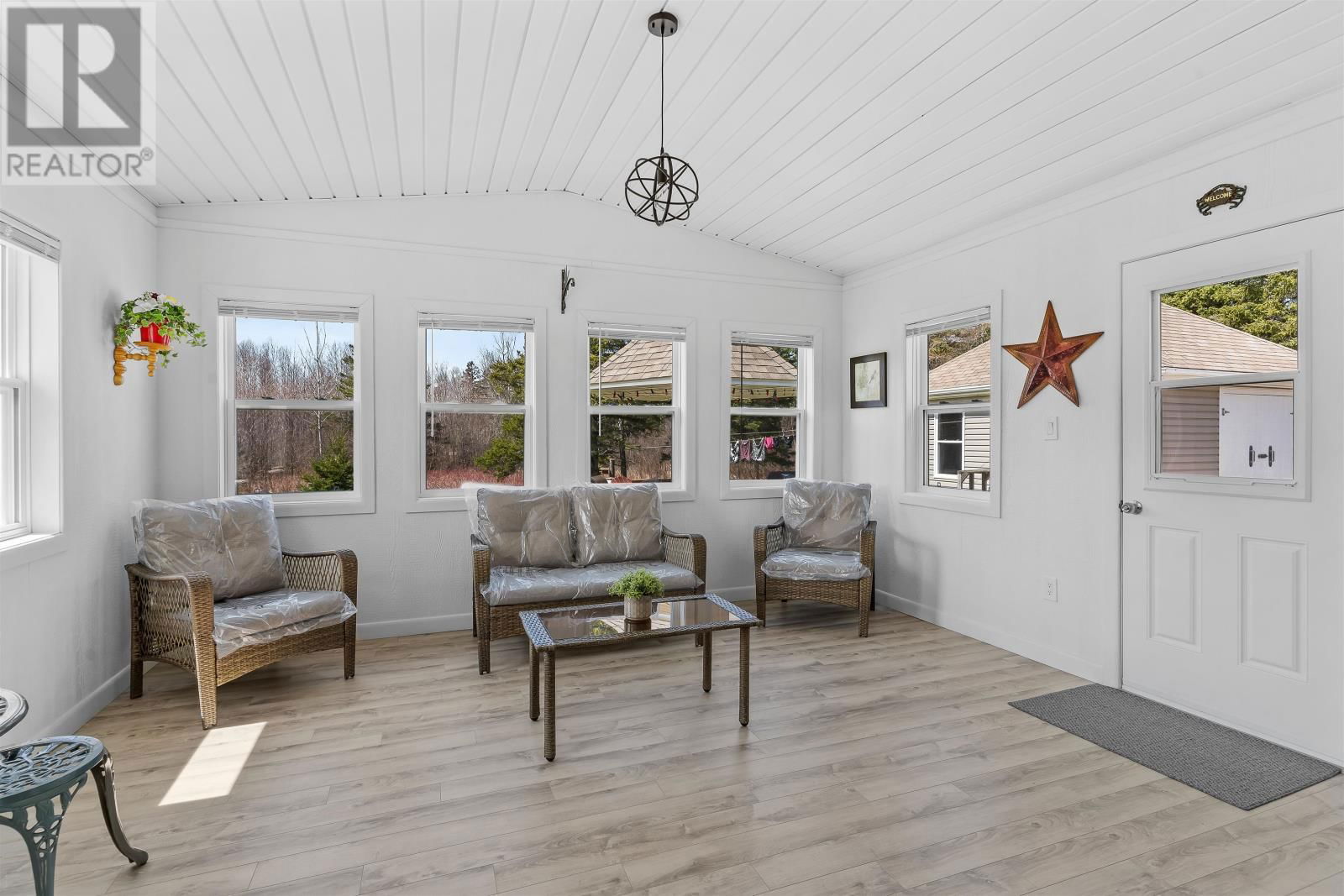 215 HIGGINS ROAD Image 24