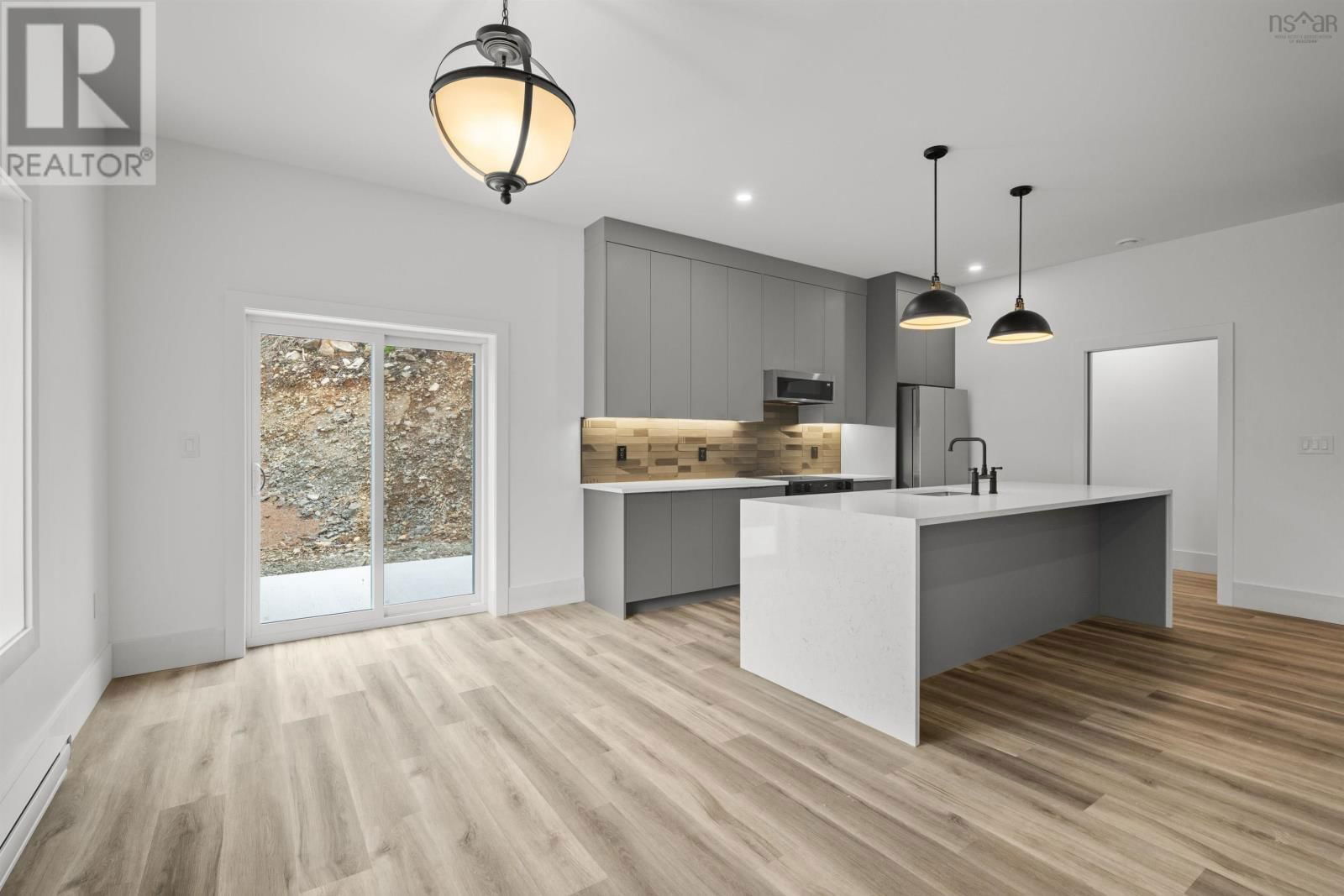 61 ARBOR HILL Image 14