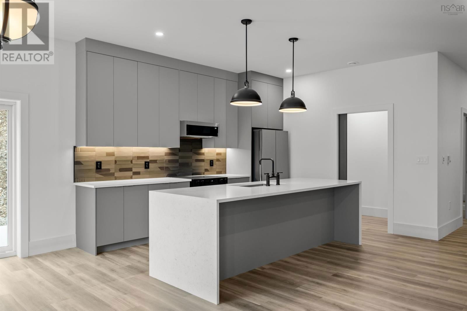 61 ARBOR HILL Image 17