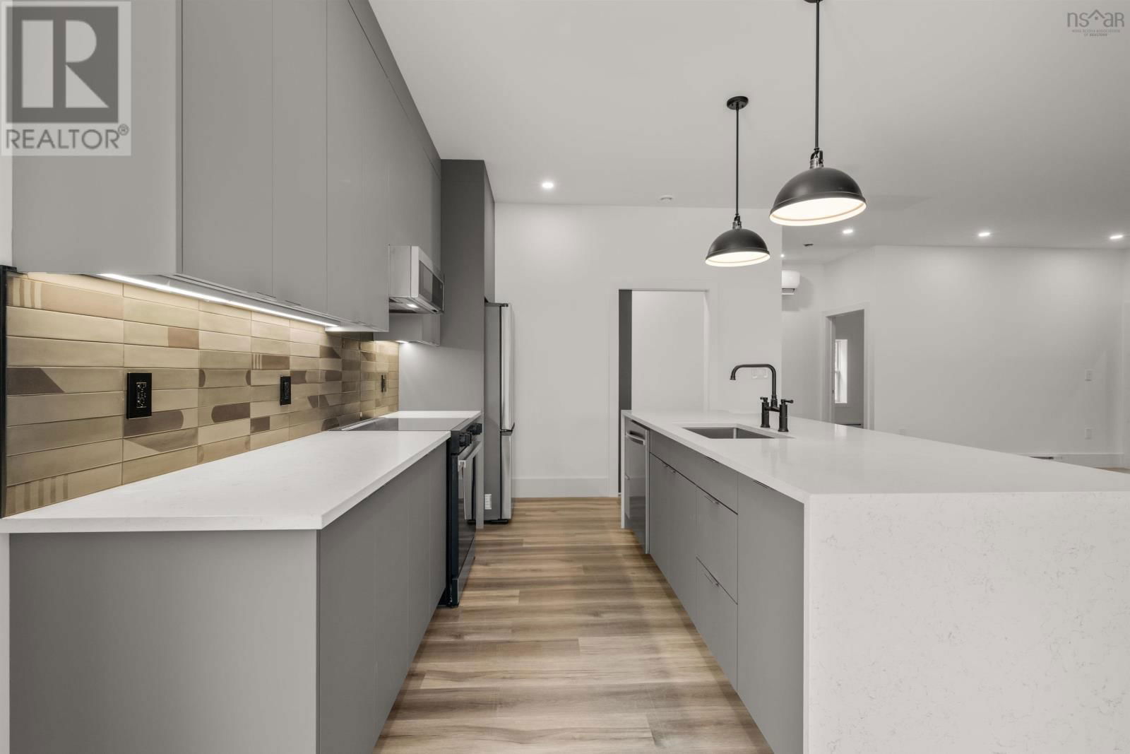 61 ARBOR HILL Image 21