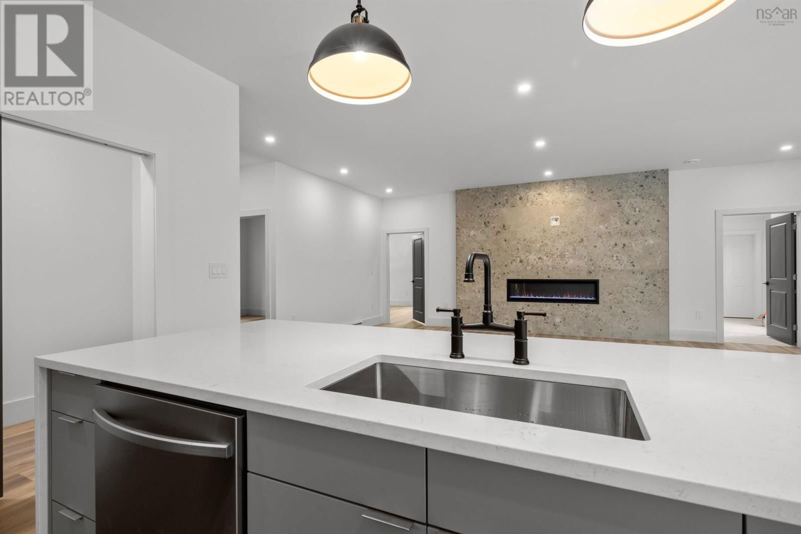 61 ARBOR HILL Image 22