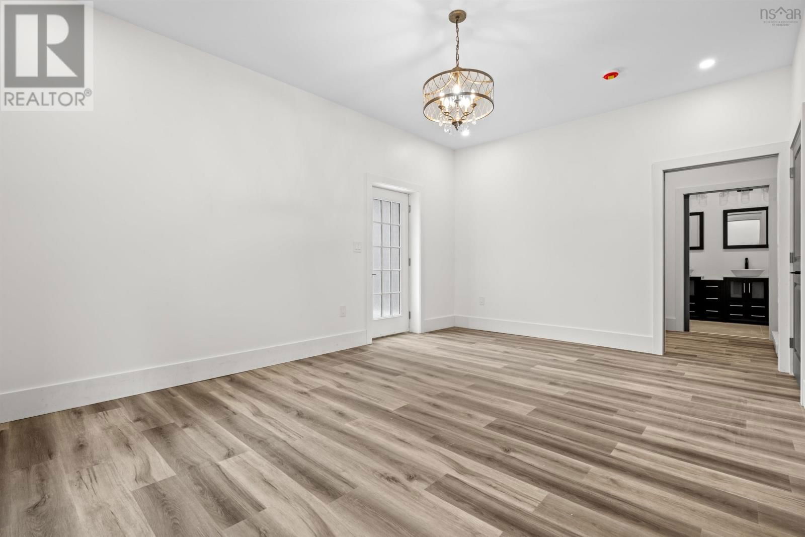 61 ARBOR HILL Image 27