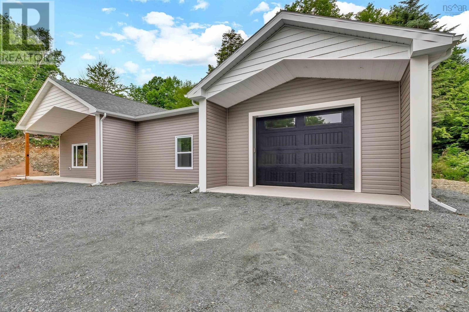 61 ARBOR HILL Image 3