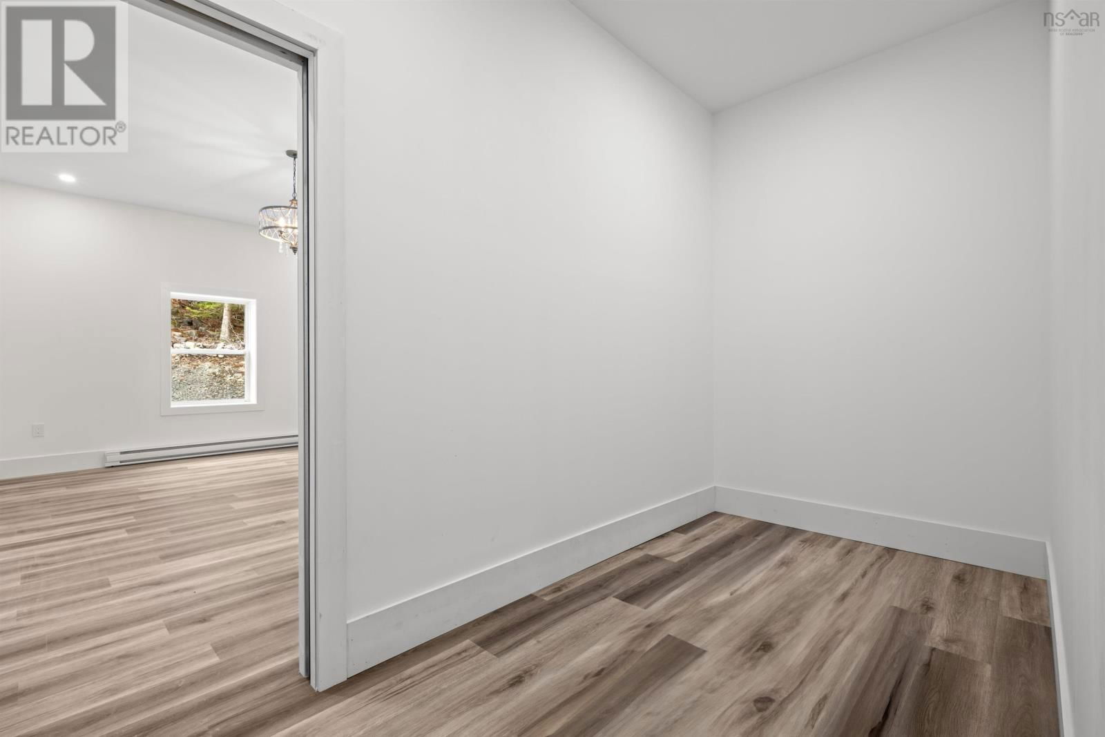 61 ARBOR HILL Image 31