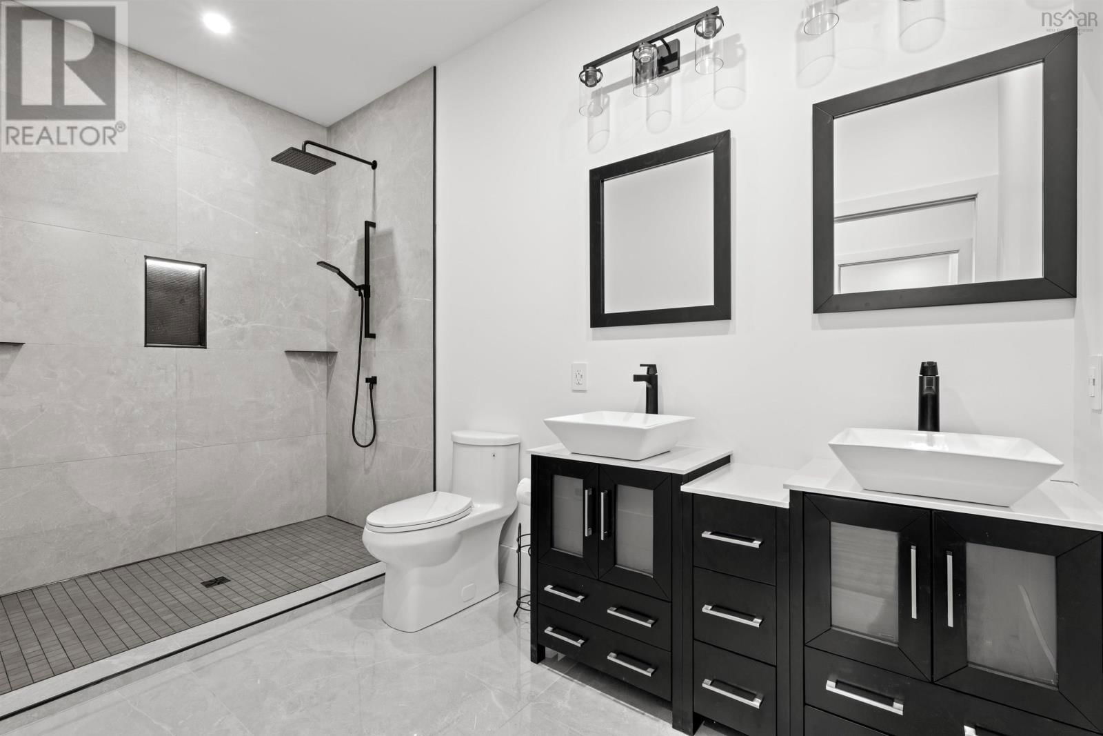 61 ARBOR HILL Image 33