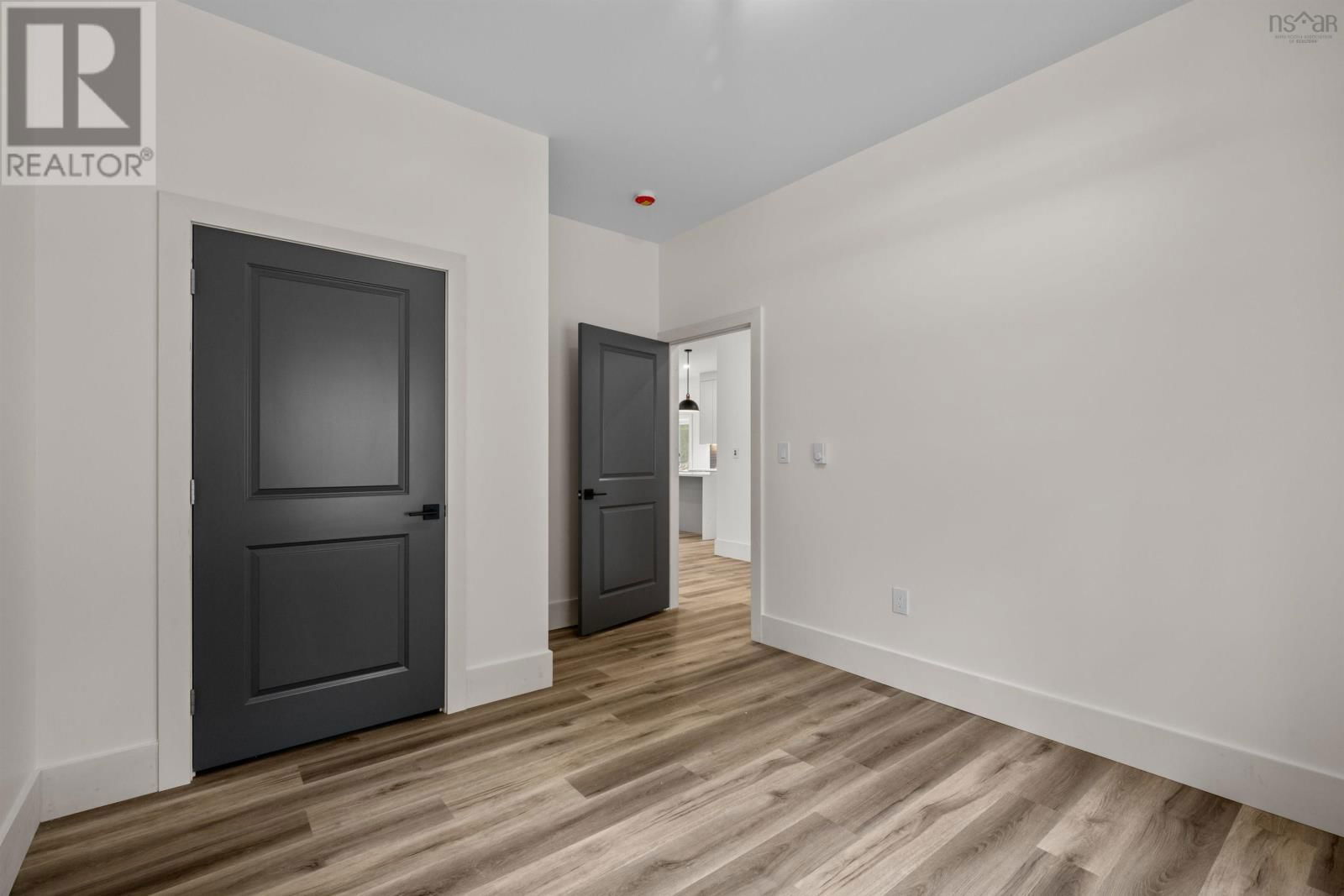61 ARBOR HILL Image 41
