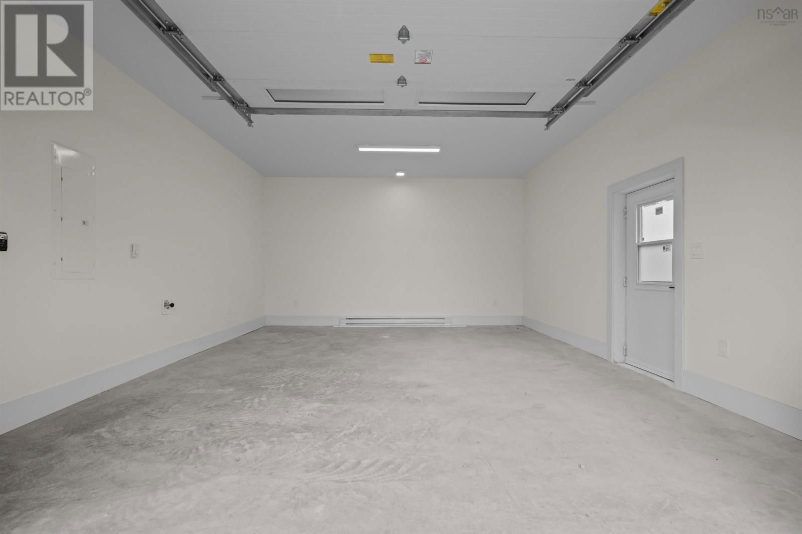 61 ARBOR HILL Image 44