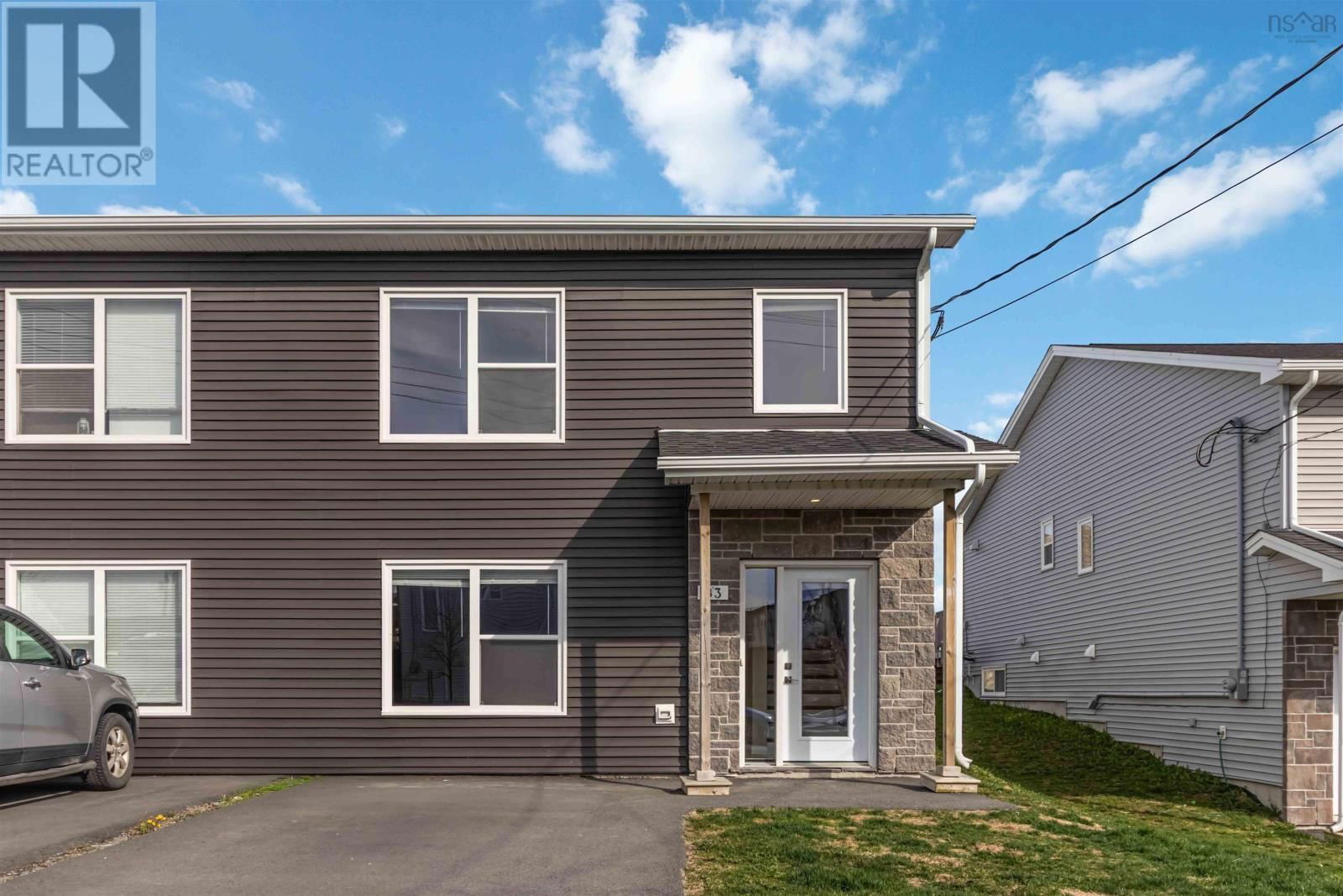 83 GOLDEN WAY Image 1