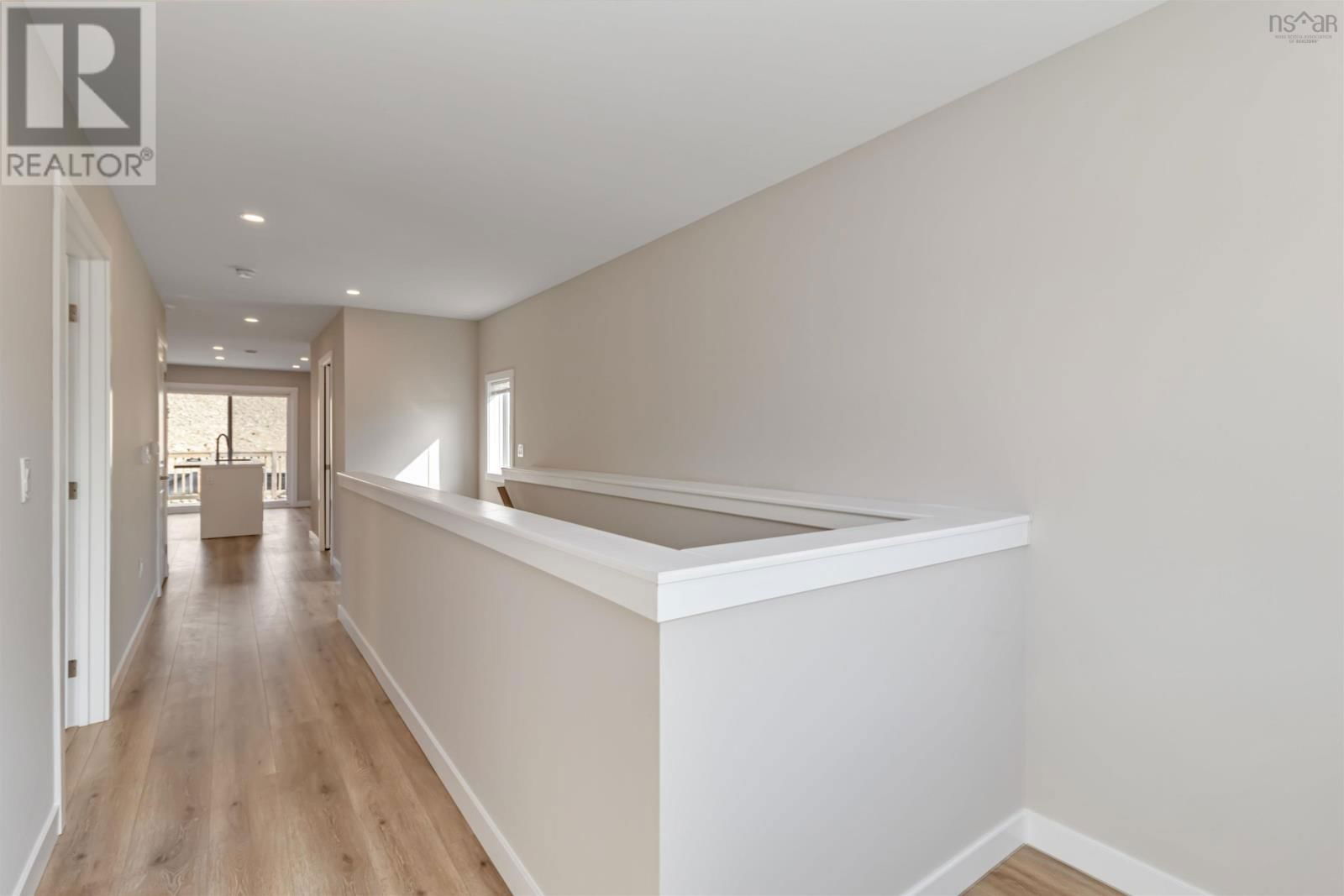 83 GOLDEN WAY Image 11
