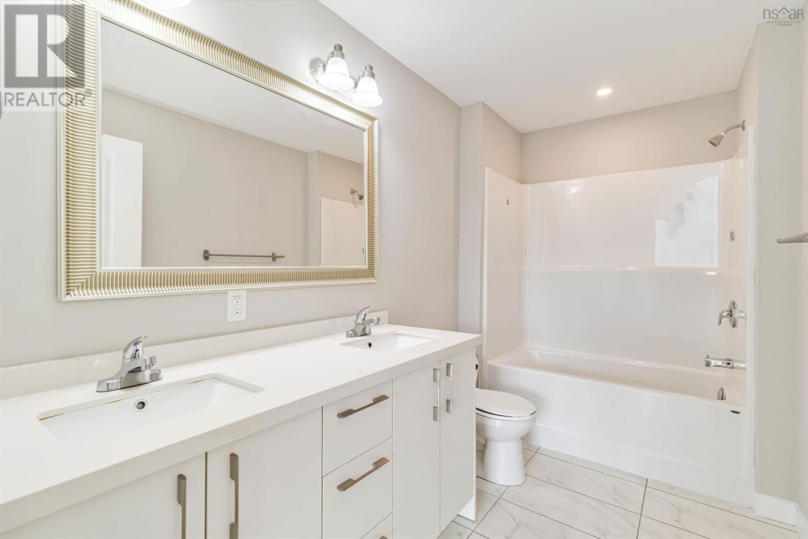 83 GOLDEN WAY Image 15