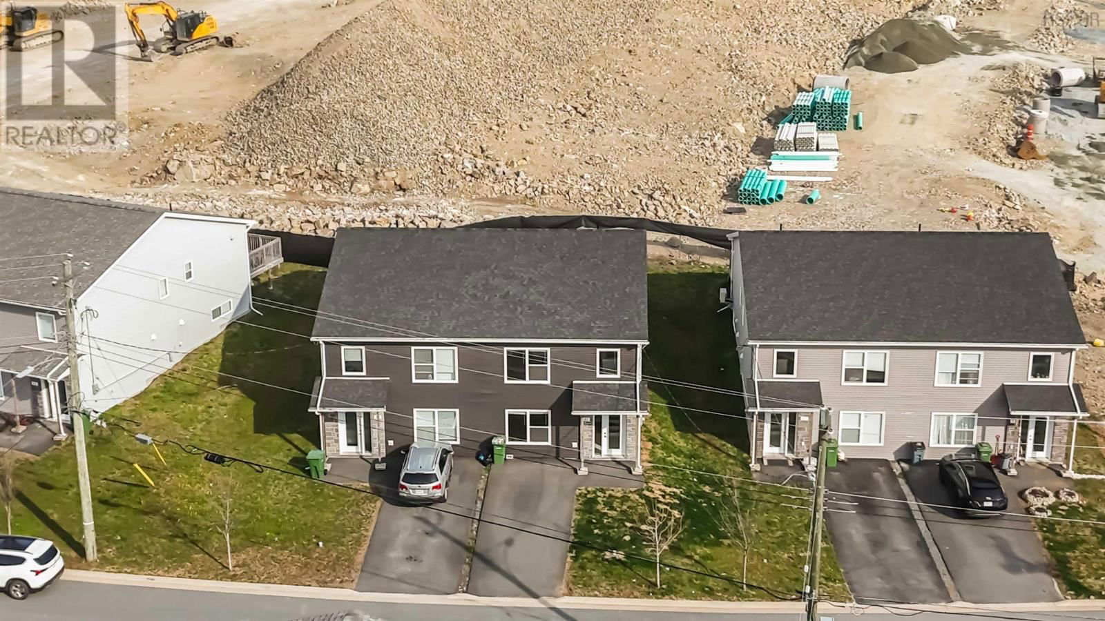 83 GOLDEN WAY Image 42