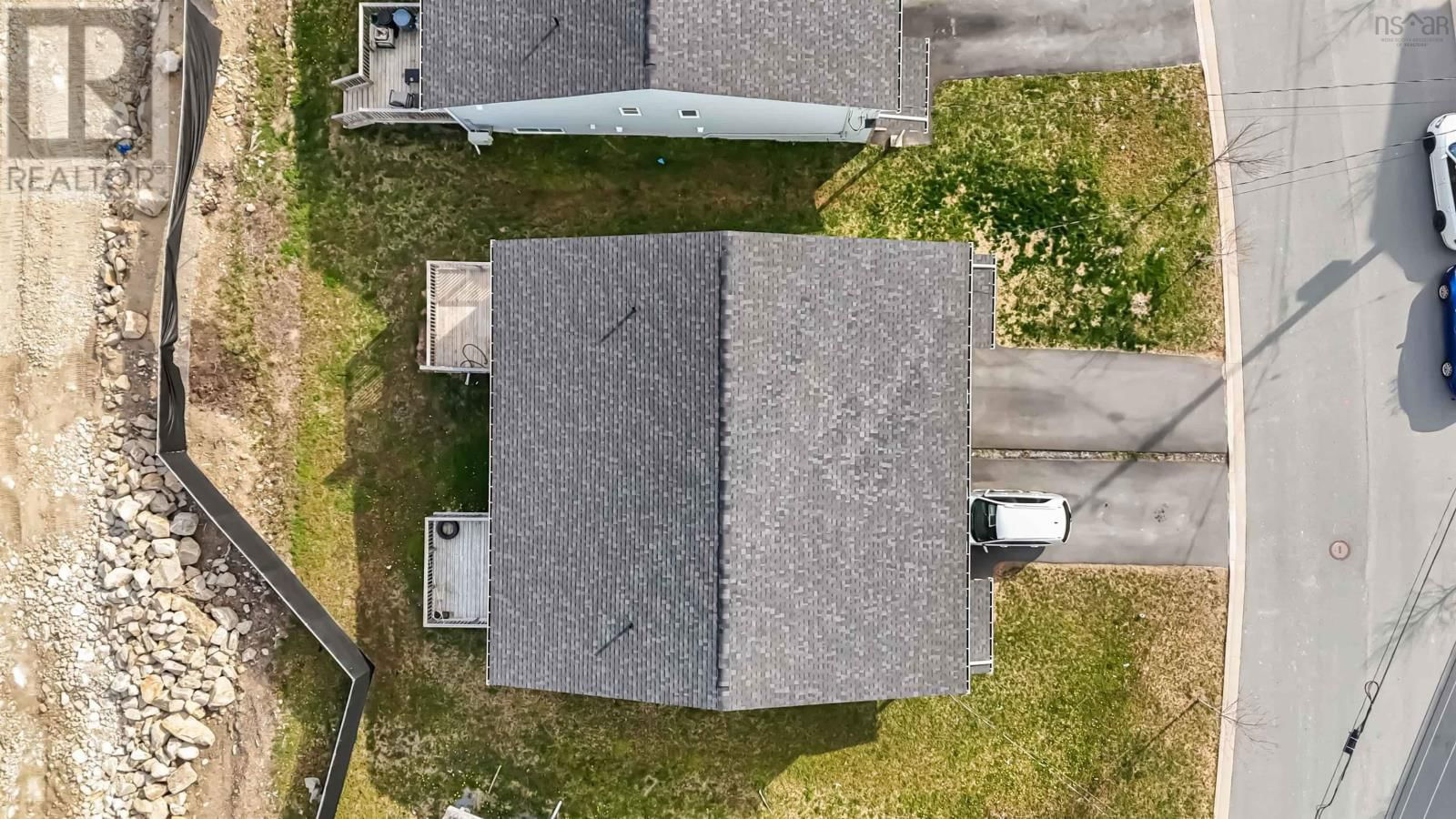83 GOLDEN WAY Image 46