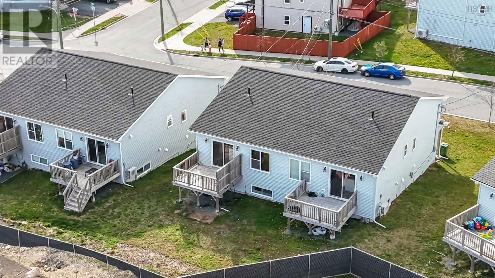 83 GOLDEN WAY Image 48