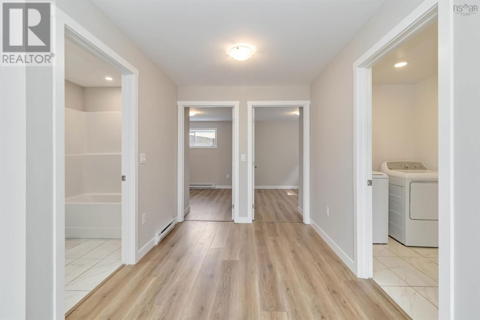 83 GOLDEN WAY Image 8