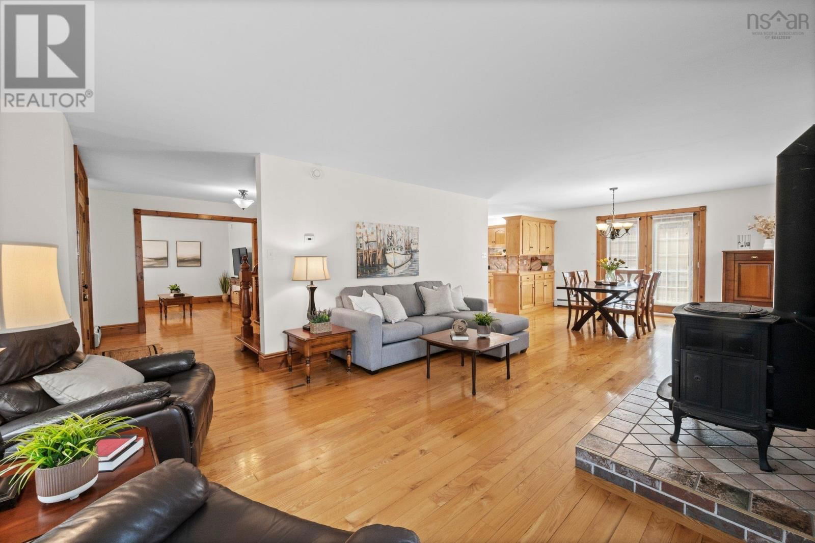 1502 EDITH DRIVE Image 11