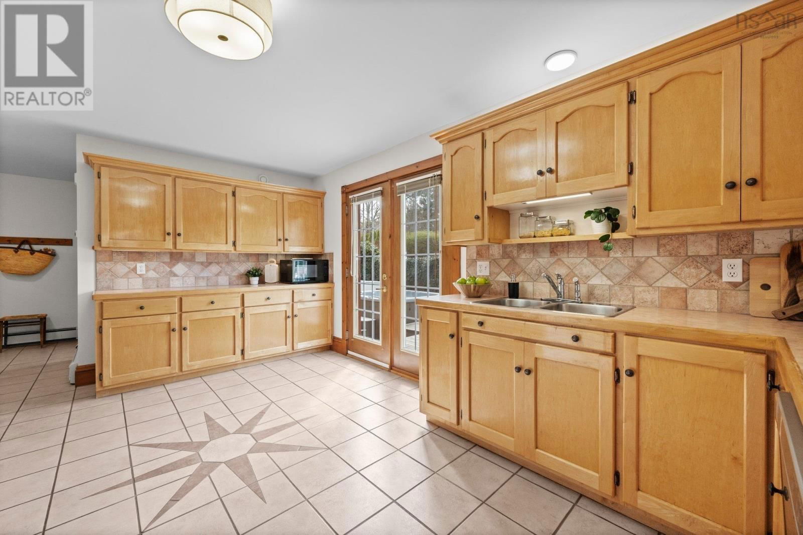 1502 EDITH DRIVE Image 17