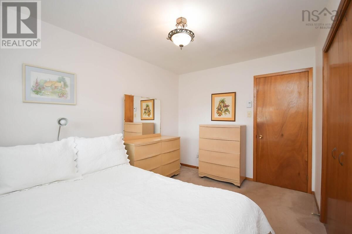 67 EVERGREEN DRIVE Image 15