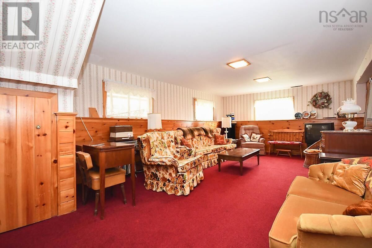 67 EVERGREEN DRIVE Image 23