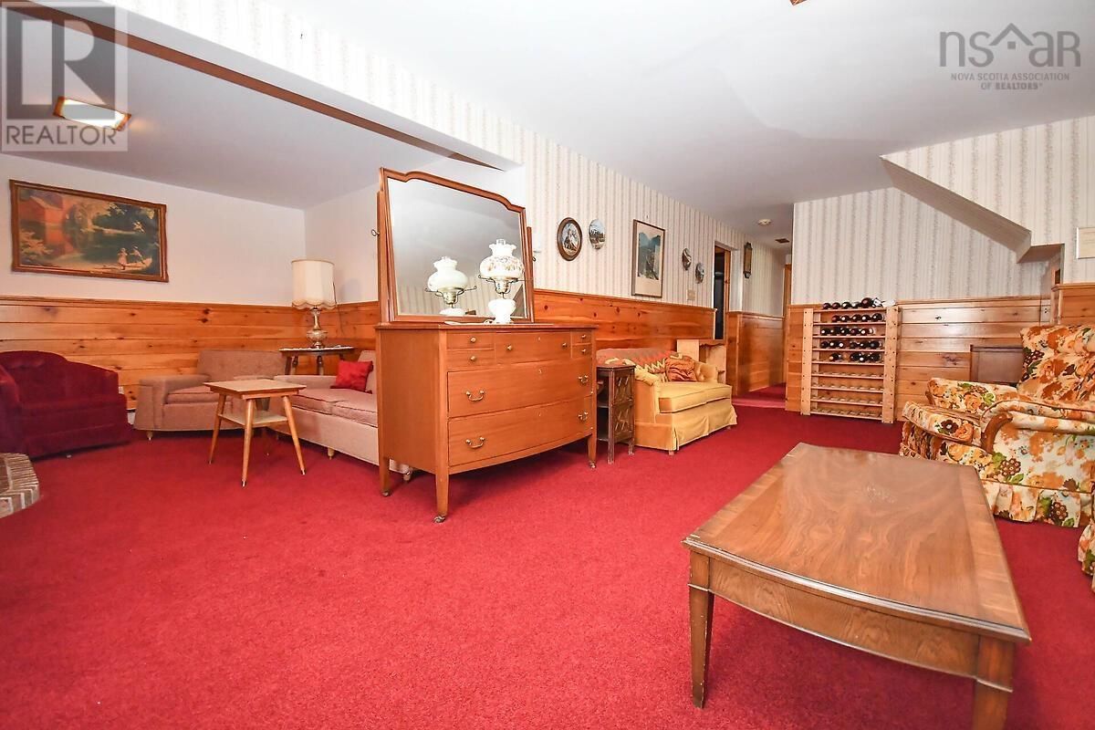 67 EVERGREEN DRIVE Image 25