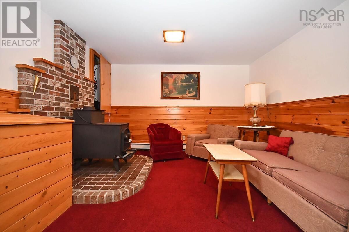 67 EVERGREEN DRIVE Image 26