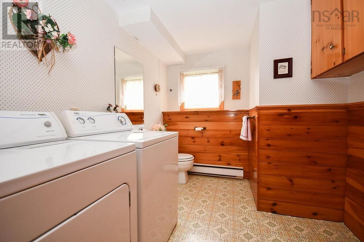 67 EVERGREEN DRIVE Image 32