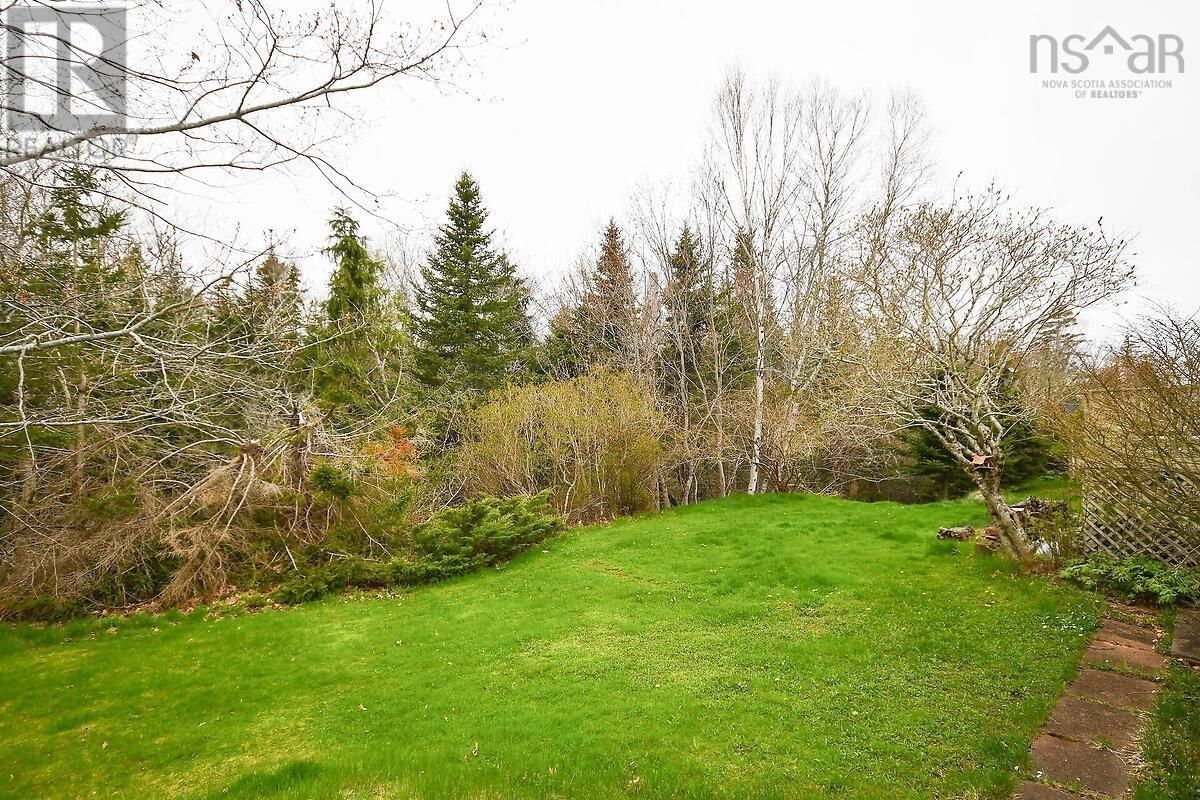 67 EVERGREEN DRIVE Image 33