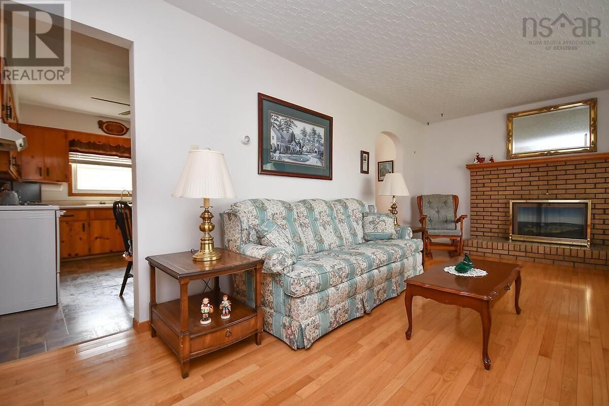 67 EVERGREEN DRIVE Image 4
