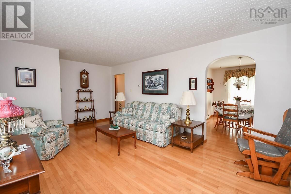 67 EVERGREEN DRIVE Image 6