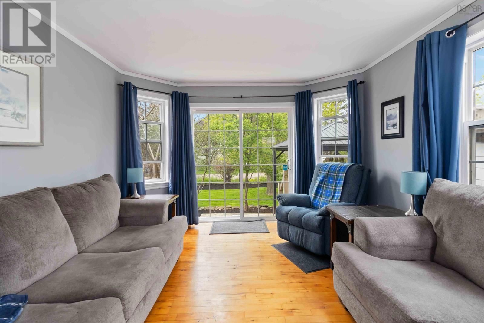 401 ROBIE STREET Image 17