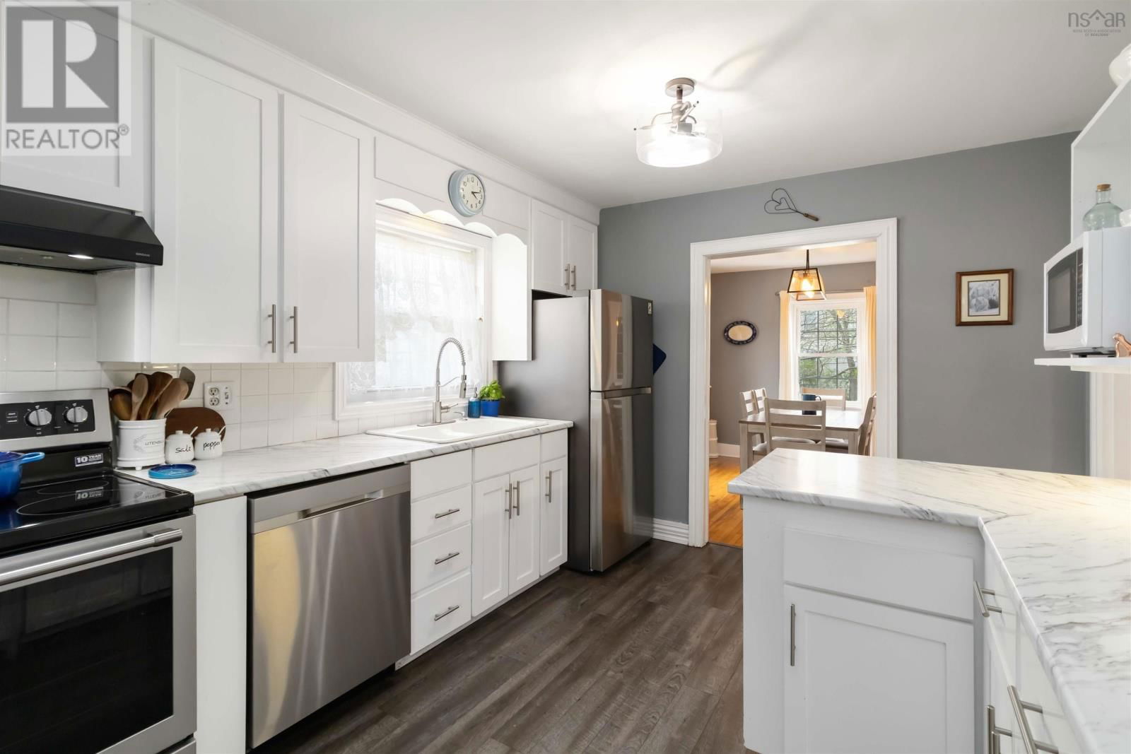401 ROBIE STREET Image 22